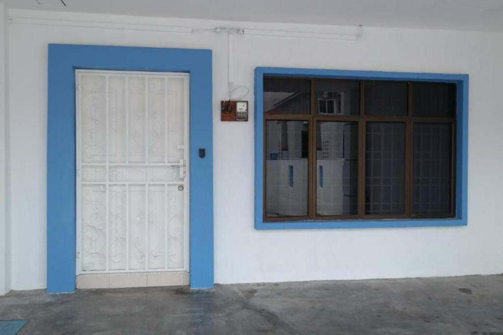 Santorini 4 Bedrooms Full Air Cond Entire By Grab A * Ipoh