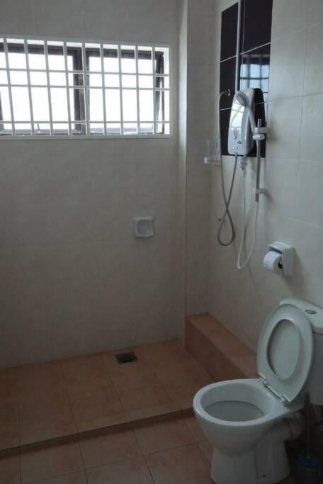 Santorini 4 Bedrooms Full Air Cond Entire By Grab A Ipoh